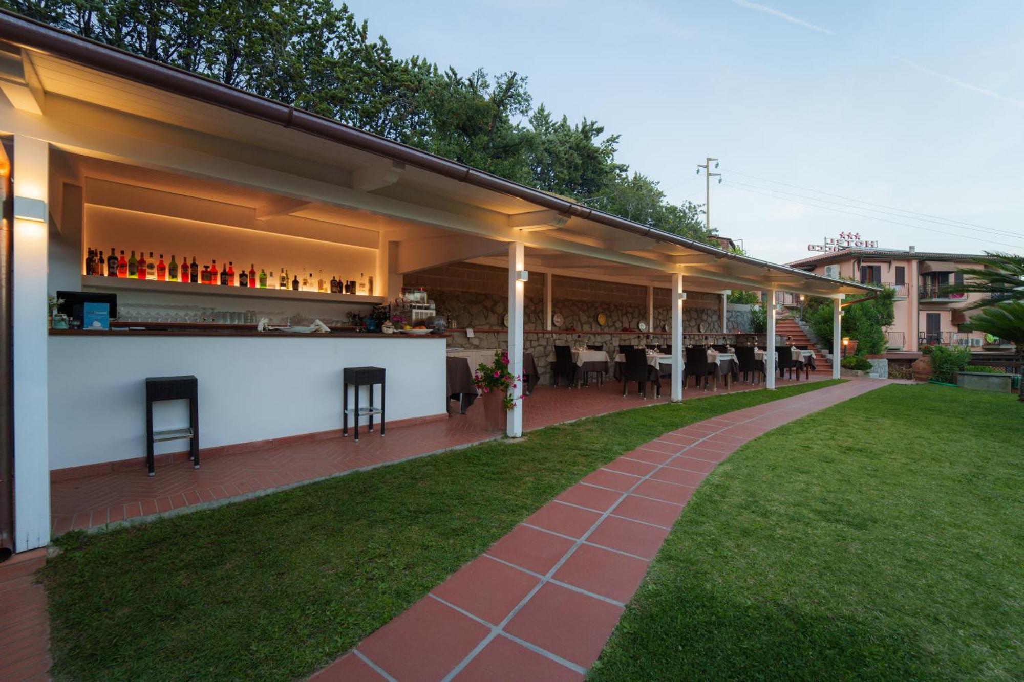 Hotel Lo Scirocco 페토바이아 외부 사진