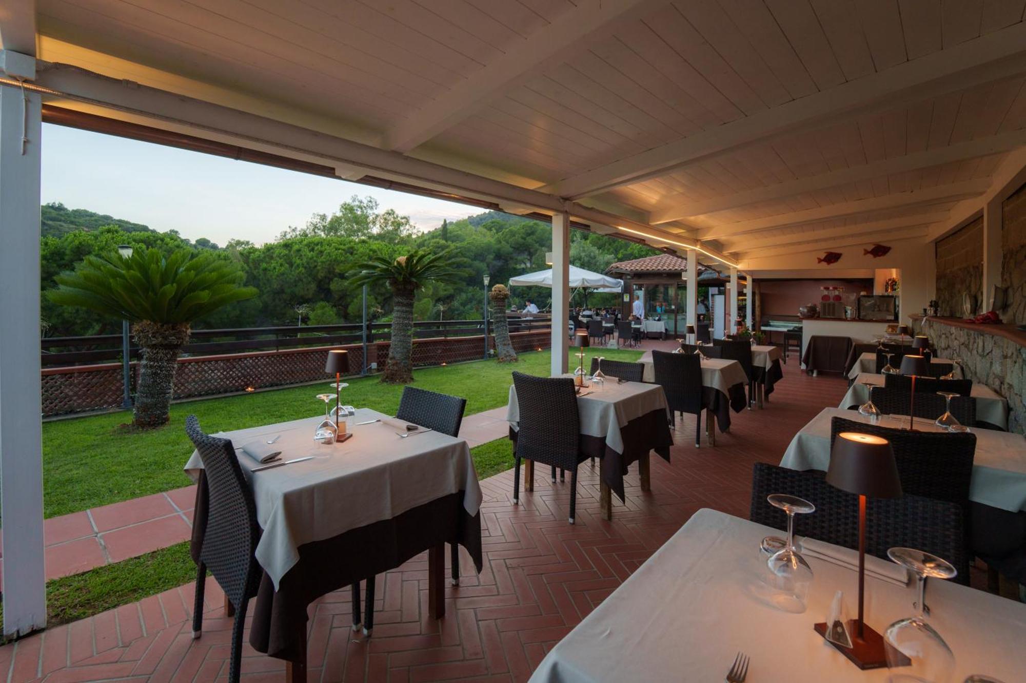 Hotel Lo Scirocco 페토바이아 외부 사진